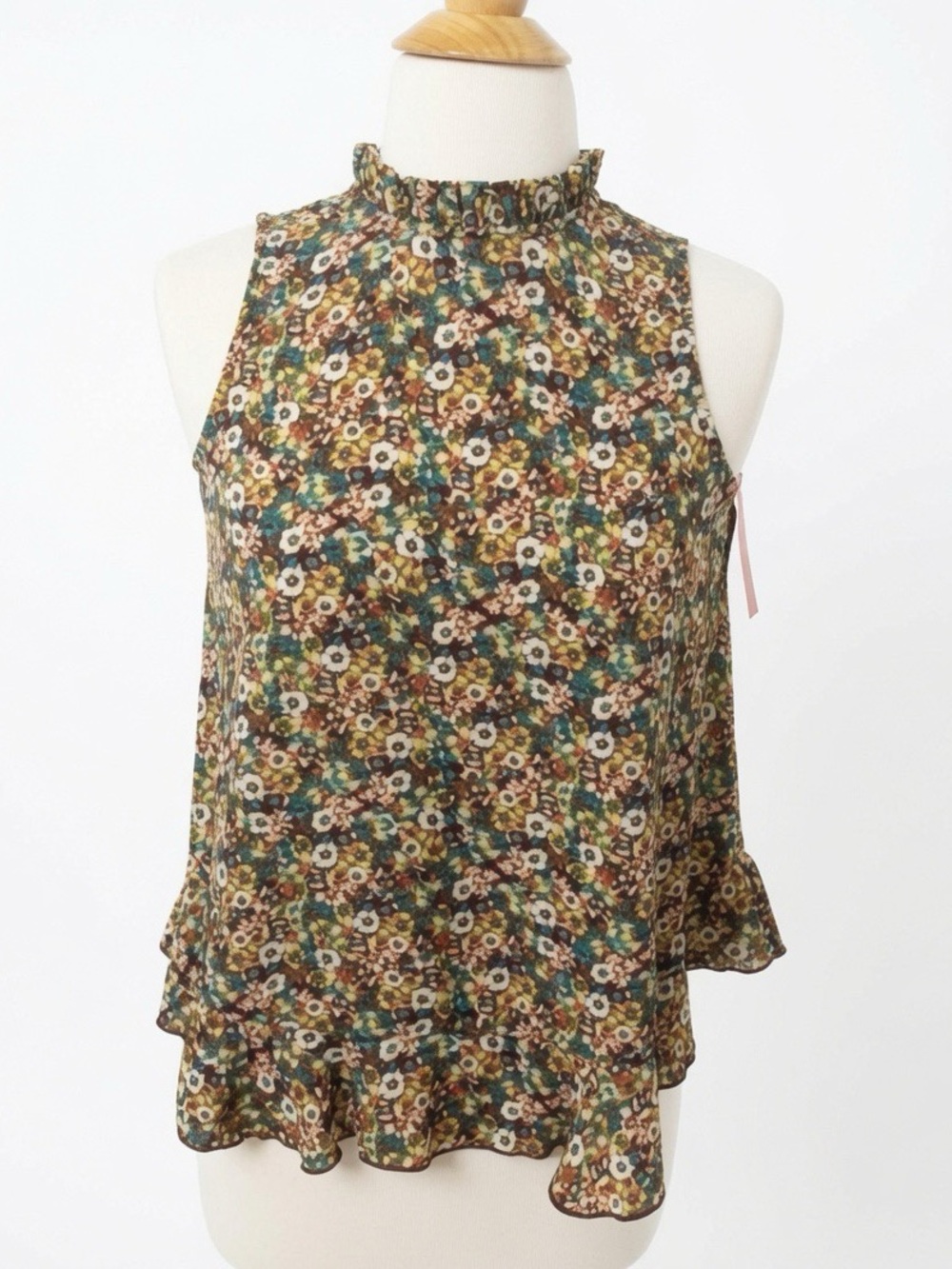 Xhilaration Sleeveless Floral Blouse